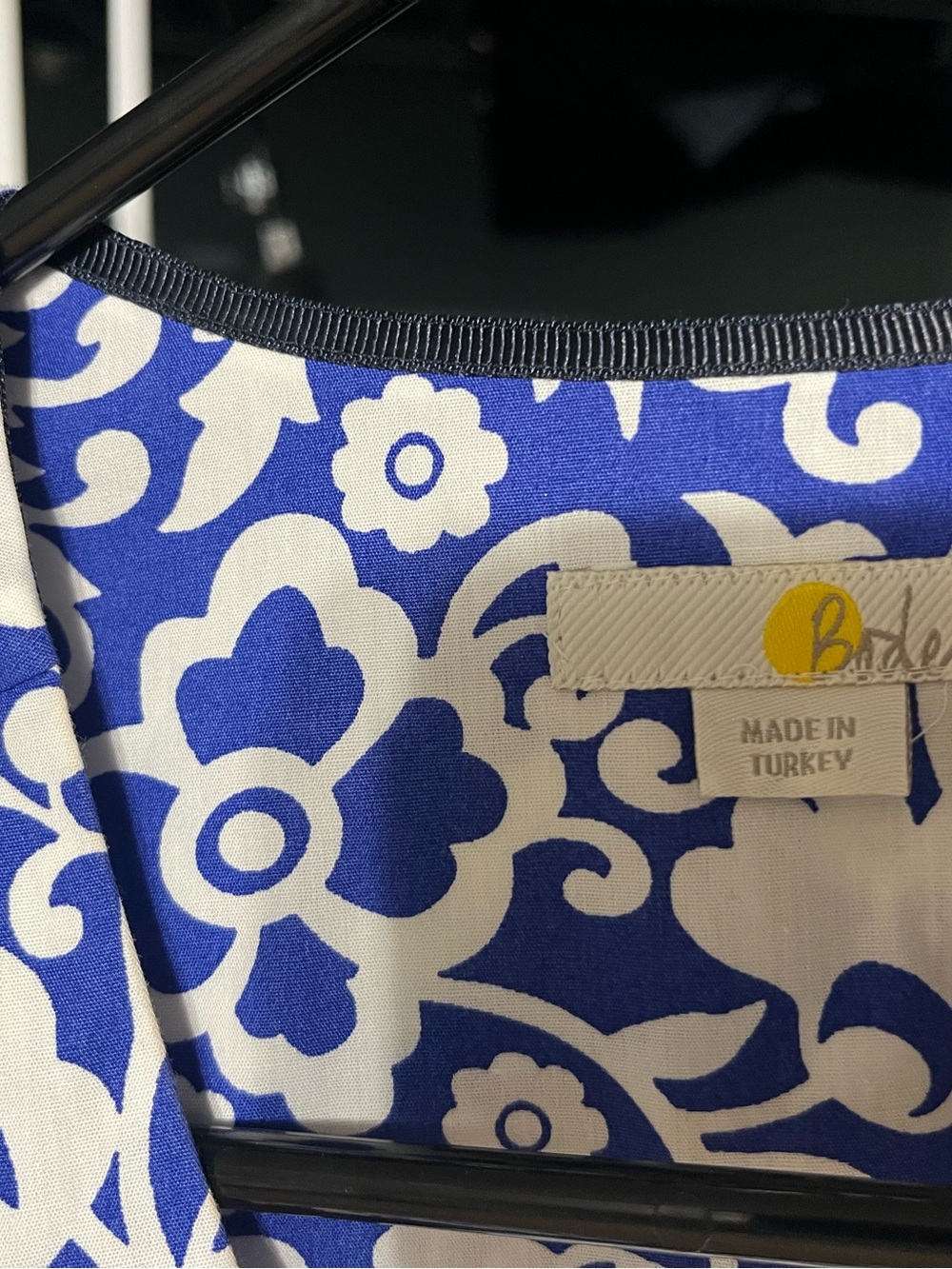 Boden Blue and White Floral Midi Dress - V-Neck Puff Sleeve, tiered midi skirt. - Picture 8 of 11